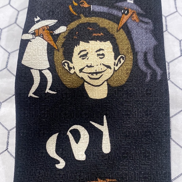 Vintage 1992 MAD Comic Book/Magazine All Silk Tie Spy vs Spy …. Alfred E Newman - Picture 5 of 8